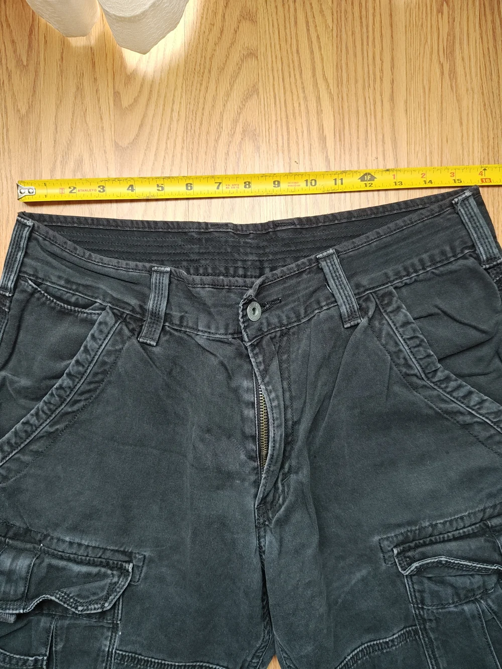 Levi's Mens Black Cargo Shorts Size 32 Cotton Rugged Casual Outdoor
